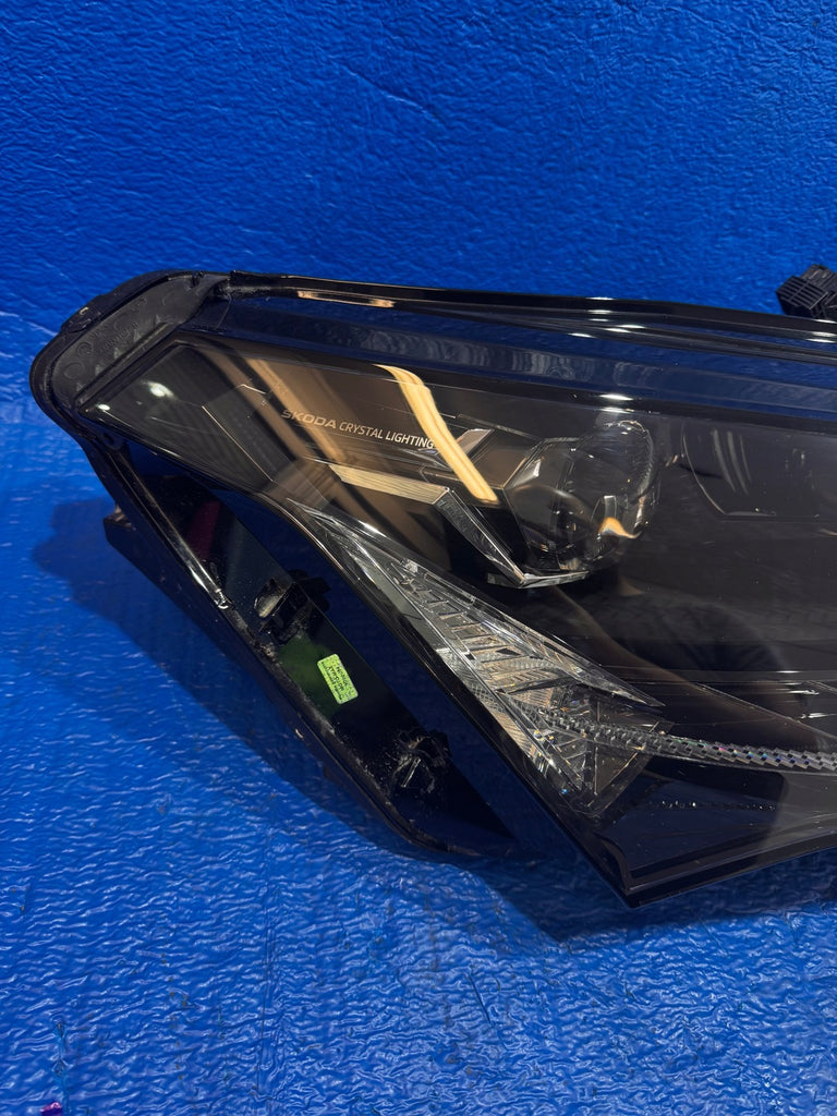 Frontscheinwerfer Skoda Enyaq 5LB941016B Rechts Scheinwerfer Headlight SCH8077544904pm