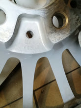 Load image into Gallery viewer, 1x Alufelge 18 Zoll 8.0" 5x112 30ET Glanz Silber 6861224 BMW 5 G31 G30 Rim Wheel FEL9925194773cr