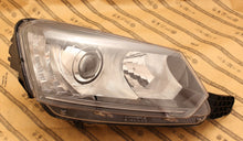 Laden Sie das Bild in den Galerie-Viewer, Frontscheinwerfer Skoda Yeti 5L1941016C Xenon Rechts Scheinwerfer Headlight