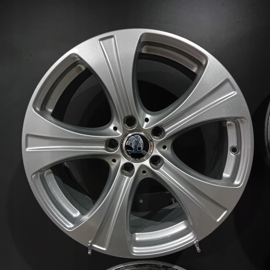 4x Alufelge 18 Zoll 8.0" 5x112 38ET A2534010800 Mercedes-Benz Superb Iii FEL9268433281tb