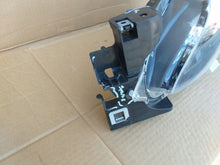 Laden Sie das Bild in den Galerie-Viewer, Frontscheinwerfer Mazda III BHT451040 Halogen Links Scheinwerfer Headlight SCH2478347124ue
