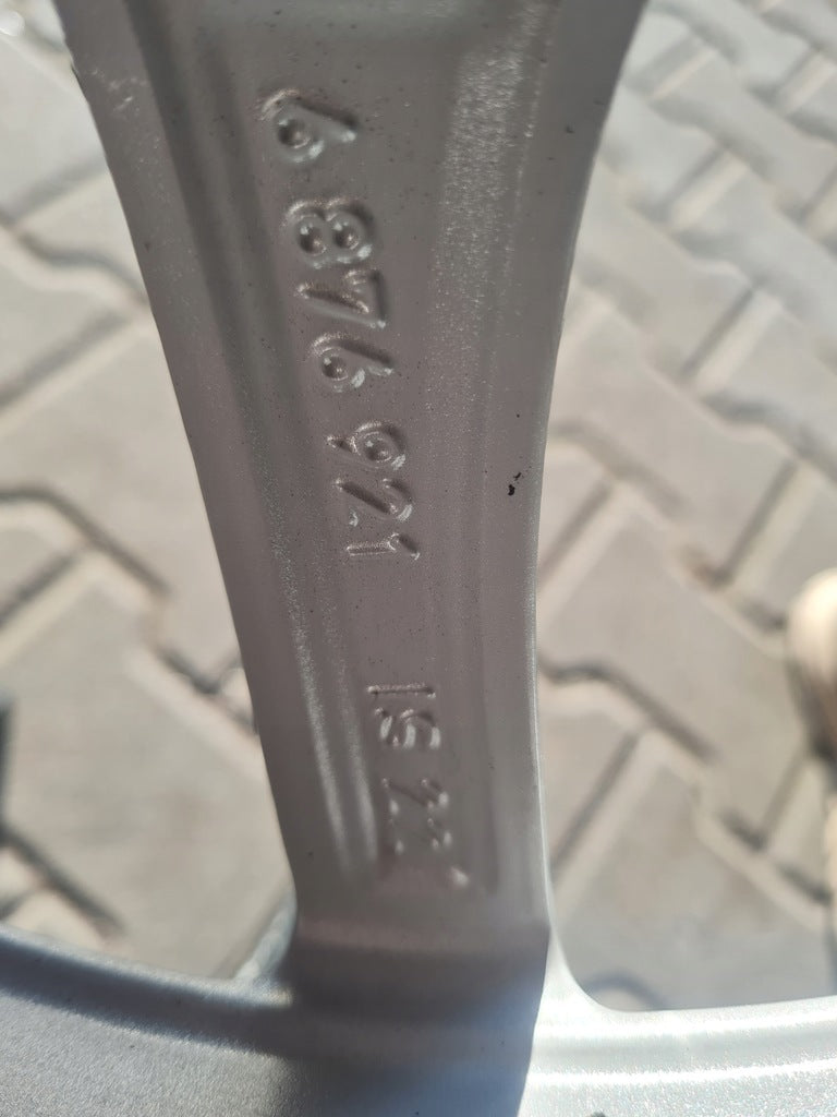 4x Alufelge 16 Zoll 6.5" 5x112 22ET Glanz Silber 6876921 BMW Rim Wheel FEL9497543232og