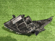 Laden Sie das Bild in den Galerie-Viewer, Frontscheinwerfer Renault Trafic III 95527870 Rechts Scheinwerfer Headlight SCH4799715959gf