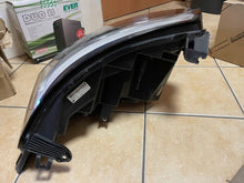 Load image into Gallery viewer, Frontscheinwerfer Renault Master III 260607867R Links Scheinwerfer Headlight