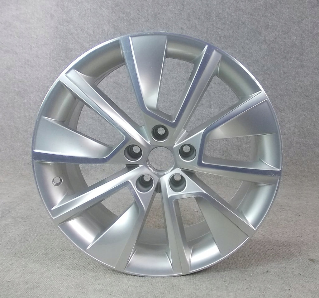 1x Alufelge 18 Zoll 7.5" 5x112 43ET Glanz Silber 5E0601025 Skoda Octavia Iii