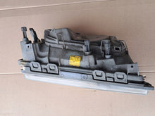 Laden Sie das Bild in den Galerie-Viewer, Frontscheinwerfer Mercedes-Benz 190 W201 A2018207661 Rechts Headlight SCH7496338224yv