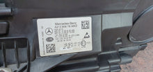 Laden Sie das Bild in den Galerie-Viewer, Frontscheinwerfer Mercedes-Benz W213 C238 A2139067806 A2139066601 Xenon Rechts SCH9457522128dp