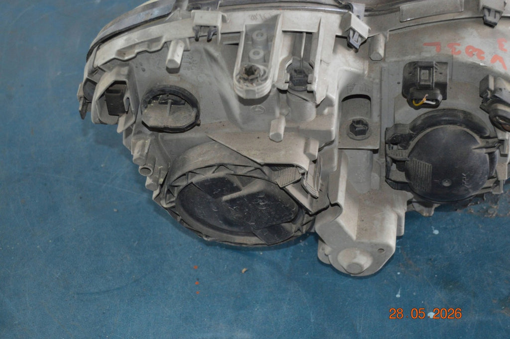 Frontscheinwerfer Mercedes-Benz W203 A2038203761 Xenon Links Headlight SCH2667063392qf