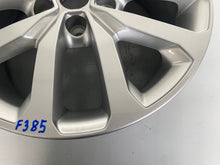 Laden Sie das Bild in den Galerie-Viewer, 1x Alufelge 17 Zoll 7.0&quot; 5x114.3 40ET Glanz Silber 403008177 Renault Kadjar