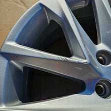 Load image into Gallery viewer, 1x Alufelge 17 Zoll 7.0" 5x100 51ET Glanz Silber 6F0601025P Seat I Ibiza V FEL3571865715dx