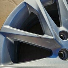 Load image into Gallery viewer, 1x Alufelge 17 Zoll 7.0" 5x100 51ET Glanz Silber 6F0601025P Seat I Ibiza V FEL3571865715dx