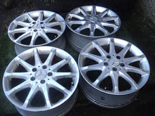 Laden Sie das Bild in den Galerie-Viewer, 4x Alufelge 17 Zoll 7.0" 5x112 49ET Glanz Weiß A1694010702 Mercedes-Benz FEL2070450875za