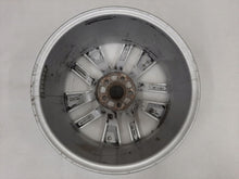 Laden Sie das Bild in den Galerie-Viewer, 1x Alufelge 17 Zoll 7.0&quot; 5x100 46ET Glanz Silber 6V0601025 Skoda Fabia Iii