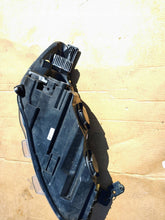 Laden Sie das Bild in den Galerie-Viewer, Frontscheinwerfer Ford Focus MX7B13E015CC Links Scheinwerfer Headlight SCH7971032928gi