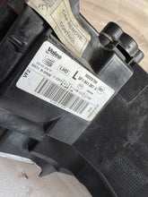 Load image into Gallery viewer, Frontscheinwerfer Seat Leon 5F1941007A Full LED Ein Stück (Rechts oder Links)