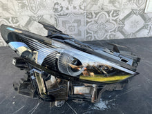 Load image into Gallery viewer, Frontscheinwerfer Mazda III BCJH-51030 LED Rechts Scheinwerfer Headlight