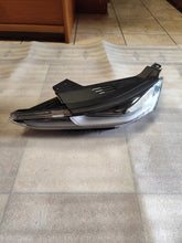 Laden Sie das Bild in den Galerie-Viewer, Frontscheinwerfer Hyundai Santa I Fe IV 92207S1000 Ein Stück (Rechts oder Links)