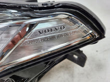 Laden Sie das Bild in den Galerie-Viewer, Frontscheinwerfer Volvo Xc90 II 31655157 LED Ein Stück (Rechts oder Links)
