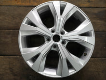 Load image into Gallery viewer, 1x Alufelge 18 Zoll 7.0" 5x112 45ET Glanz Silber 575601025E Mg Rim Wheel FEL6846746696xy