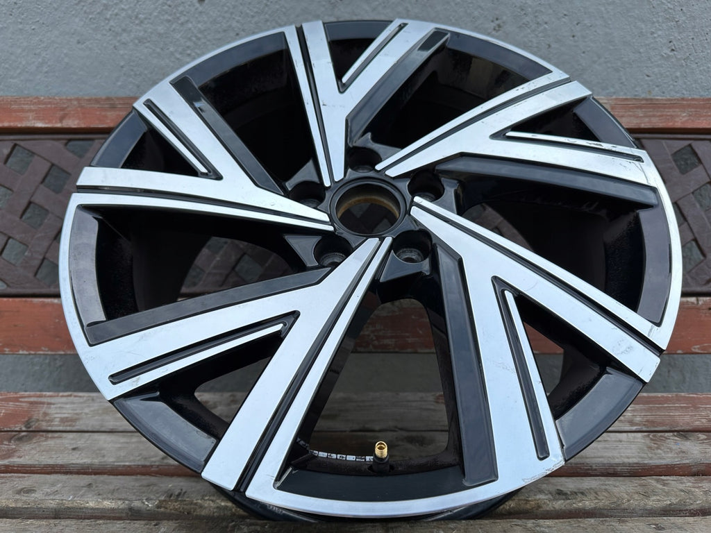 1x Alufelge 18 Zoll 7.5" 5x112 51ET Glanz Schwarz 5H0601025M VW Golf Viii FEL6854446412zv