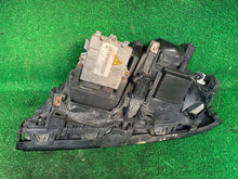 Load image into Gallery viewer, Frontscheinwerfer BMW 3 E46 6910968 0301177272 Xenon Rechts Headlight