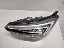 Laden Sie das Bild in den Galerie-Viewer, Frontscheinwerfer Opel Crossland YQ00709880 39153538 LED Rechts oder Links SCH6030027759yc