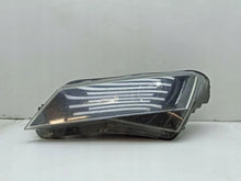 Laden Sie das Bild in den Galerie-Viewer, Frontscheinwerfer Skoda Superb III 3V1941015B Links Scheinwerfer Headlight SCH1673300130ov