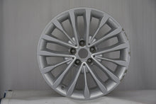 Laden Sie das Bild in den Galerie-Viewer, 1x Alufelge 18 Zoll 8.0" 5x112 30ET Glanz Silber 6863418 BMW Rim Wheel FEL6831976801ik