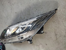 Laden Sie das Bild in den Galerie-Viewer, Frontscheinwerfer Mitsubishi Eclipse Cross 8301D065 LED Links Headlight