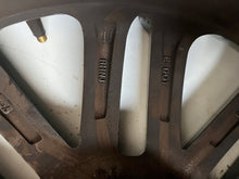Load image into Gallery viewer, 1x Alufelge 17 Zoll 6.5" 4x100 49ET Glanz Grau 52910-H8300 Kia Stonic Mg FEL6282750410rd