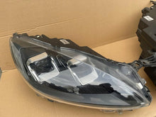 Laden Sie das Bild in den Galerie-Viewer, Frontscheinwerfer Ford Kuga LV4B-13E016-AP Ein Satz Scheinwerfer Headlight SCH5395558589an
