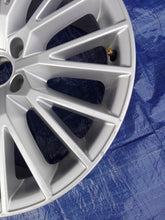 Load image into Gallery viewer, 1x Alufelge 18 Zoll 8.5" 5x112 50ET 8S0601025D Audi Tt Rim Wheel FEL4300621007nv