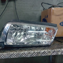 Load image into Gallery viewer, Frontscheinwerfer Skoda Fabia I Ein Satz Scheinwerfer Headlight SCH8425595040ox