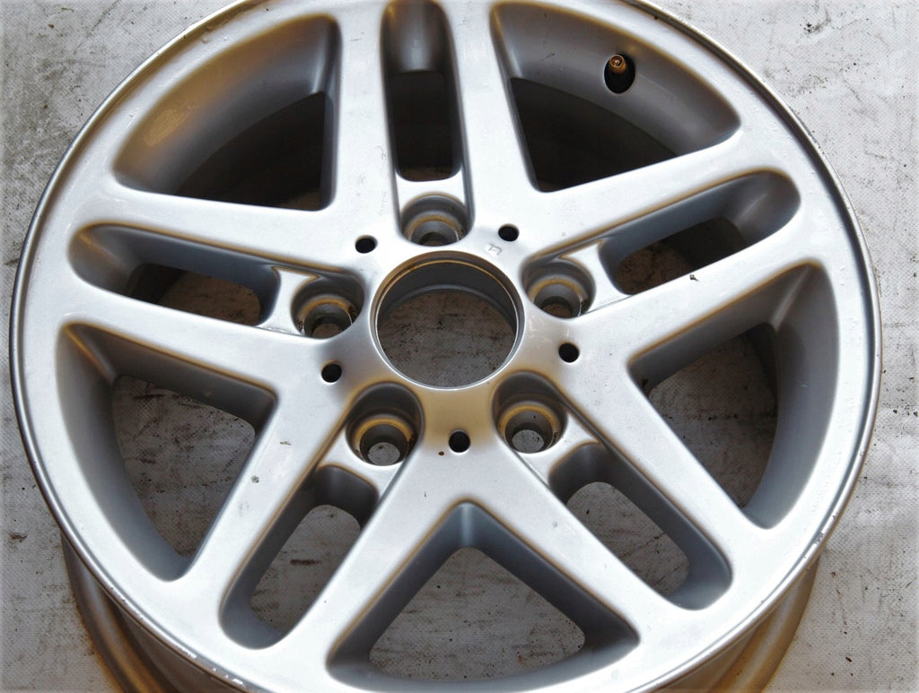 1x Alufelge 15 Zoll 6.5" 5x120 42ET 1095368 BMW E46 Rim Wheel