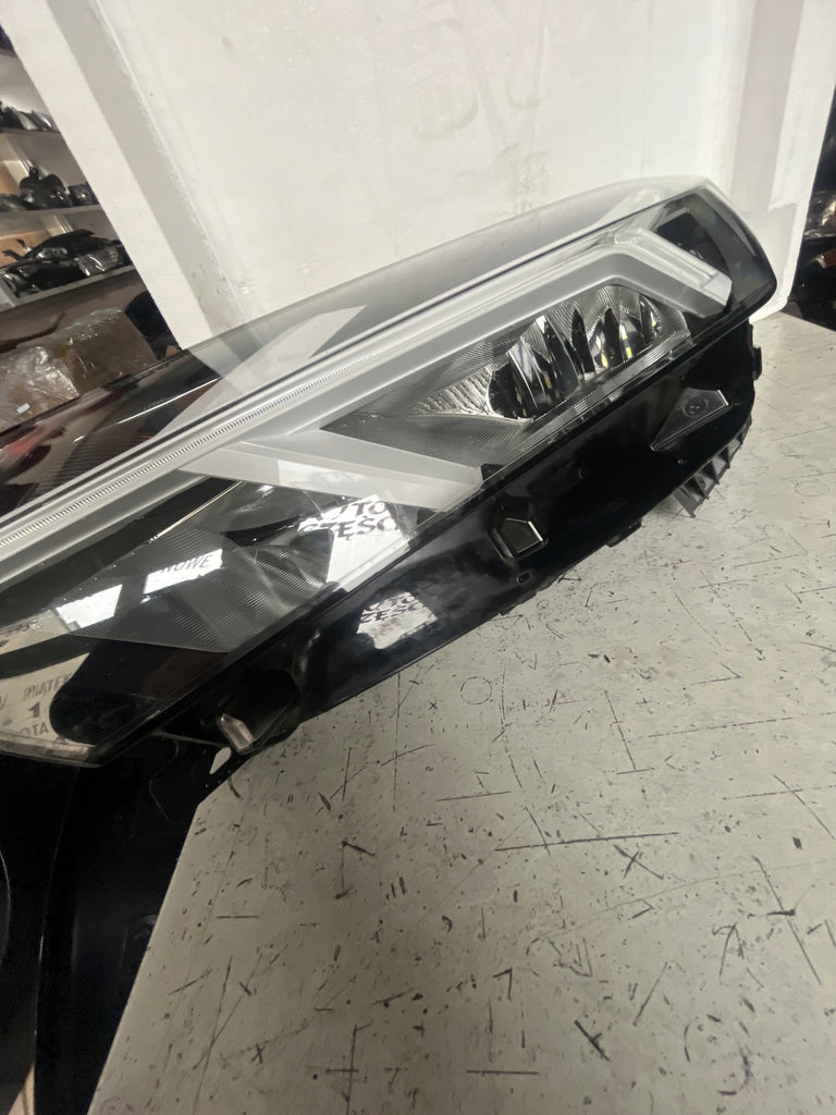 Frontscheinwerfer Dacia Sandero III 260601750R Links Scheinwerfer Headlight SCH8089489009ss