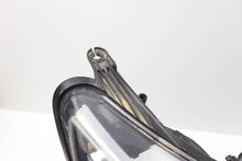 Laden Sie das Bild in den Galerie-Viewer, Frontscheinwerfer Saab 9-3 93 1EL00960606 Bi-Xenon Rechts Scheinwerfer Headlight