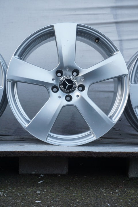 4x Alufelge 18 Zoll 8.5" 5x112 48ET Glanz Silber A2124011302 Mercedes-Benz FEL2621481142kk