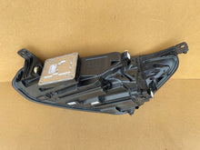 Laden Sie das Bild in den Galerie-Viewer, Frontscheinwerfer Ford Focus MX7B-13E014-ED Rechts Scheinwerfer Headlight