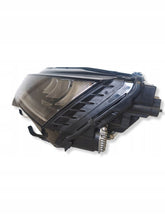 Laden Sie das Bild in den Galerie-Viewer, Frontscheinwerfer Skoda Octavia IV 0301134231AA LE22A64975E4941009 Links SCH3461341270ia