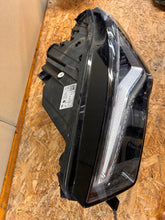 Laden Sie das Bild in den Galerie-Viewer, Frontscheinwerfer Seat Ateca 576941031B Full LED Ein Stück (Rechts oder Links)