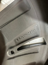 Load image into Gallery viewer, 1x Alufelge 17 Zoll 6.5" 5x112 41ET 3V0601025AH Skoda Superb Iii Rim Wheel FEL9339570809gp