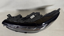 Laden Sie das Bild in den Galerie-Viewer, Frontscheinwerfer Ford Kuga PV4B-13E015-CE Ein Stück (Rechts oder Links) SCH9127620748mh