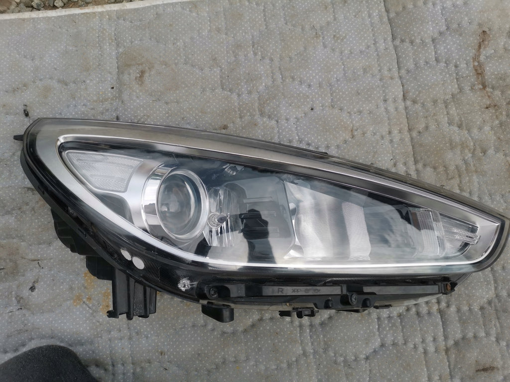 Frontscheinwerfer Hyundai I30 III 92102G4020 Rechts Scheinwerfer Headlight