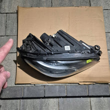 Laden Sie das Bild in den Galerie-Viewer, Frontscheinwerfer Mercedes-Benz W213 A21390688-08 Full LED Rechts Headlight SCH8749133335th