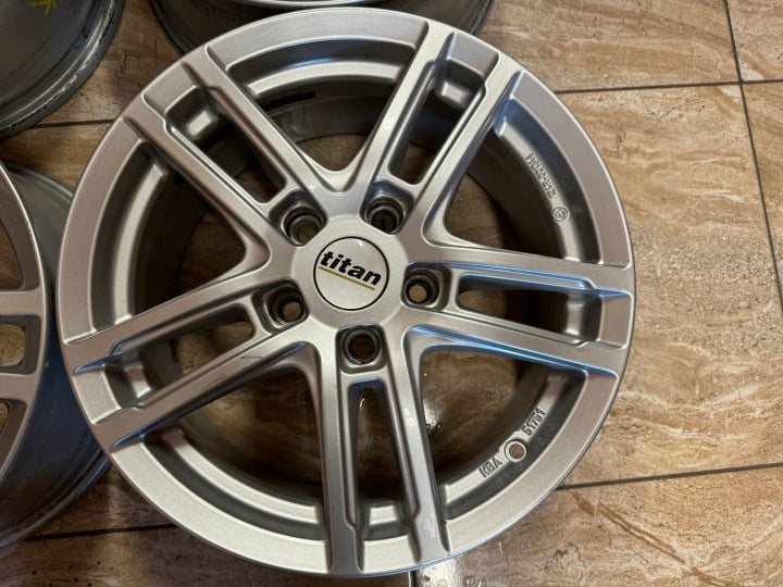 4x Alufelge 16 Zoll 7.0" 5x112 52ET Glanz Silber Audi I Rim Wheel FEL3845203919na