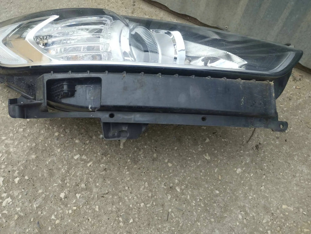 Frontscheinwerfer Ford Mondeo DS7313W029BG 89911932 Rechts Headlight