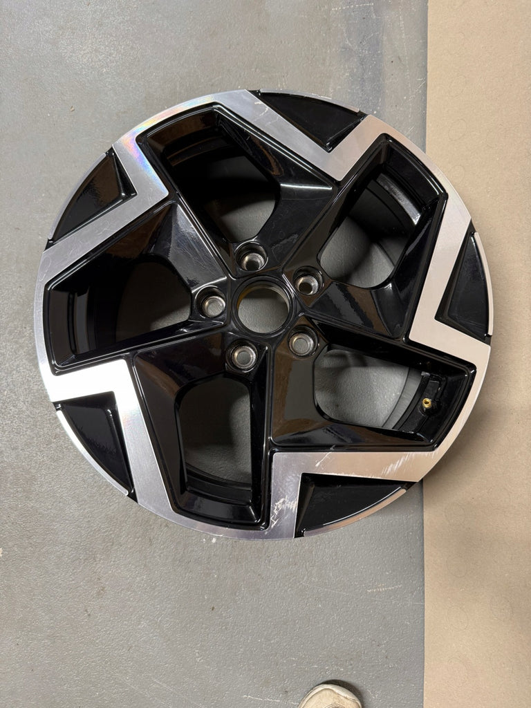 1x Alufelge 17 Zoll 7.5" 5x112 51ET Glanz Schwarz 5H0601025AP VW Golf Viii FEL2305612606ia