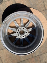 Laden Sie das Bild in den Galerie-Viewer, 1x Alufelge 17 Zoll 5x112 6896762 BMW 5 G31 G30 Rim Wheel FEL3259619452mk