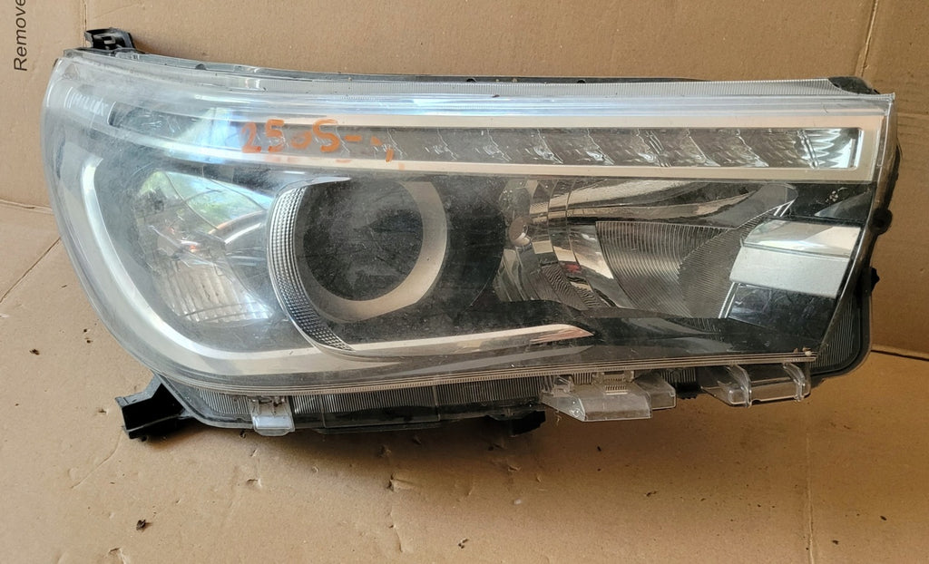 Frontscheinwerfer Toyota Hilux VIII 81140-0K730 Rechts Scheinwerfer Headlight SCH3284210770br