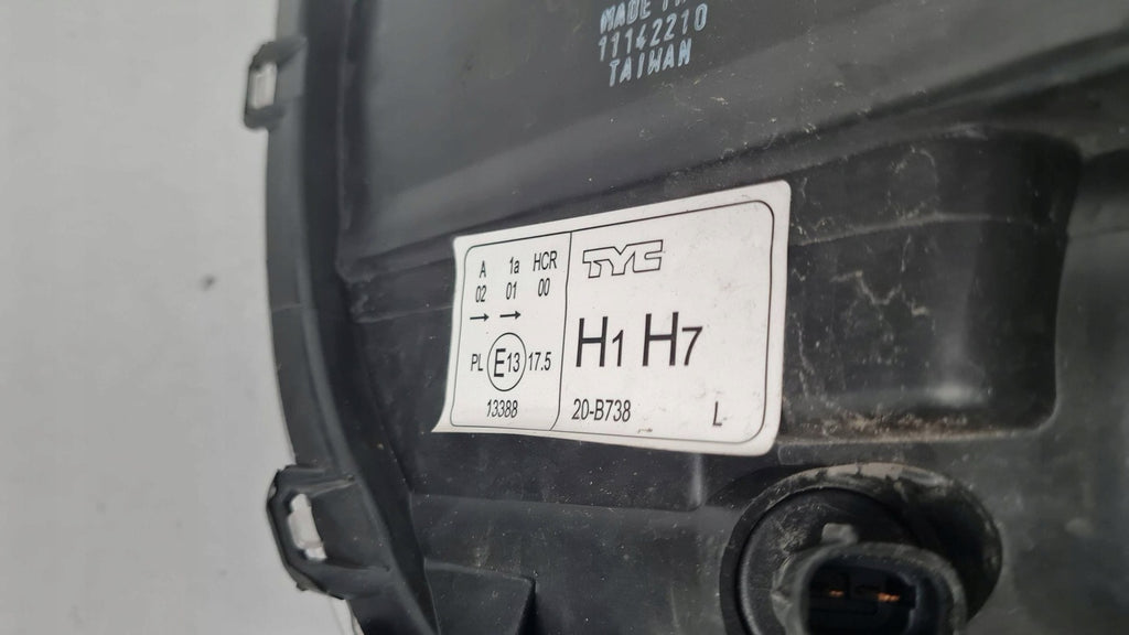 Frontscheinwerfer Toyota Avensis E1313388 20B738111424 Links Headlight SCH7600556307qr